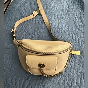 Jennifer Lopez Coach purse